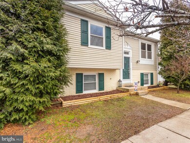 2425 Yarmouth Ln, Crofton, MD 21114 - photo 3