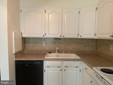1002 Brinker Dr unit 101, Hagerstown, MD 21740 - photo 5