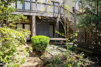 Apt. Patio-low