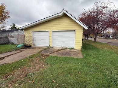 Large enough for 4 cars