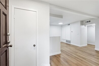 15511 Sherman Way unit 19, Van Nuys, CA 91406 - photo 4