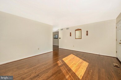 1336 Hillcrest Dr, Sykesville, MD 21784 - photo 7