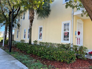 10899 NW 75th St, Doral, FL 33178 - photo 5