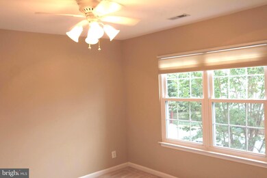 12461 Hayes Ct unit 201, Fairfax, VA 22033 - photo 6