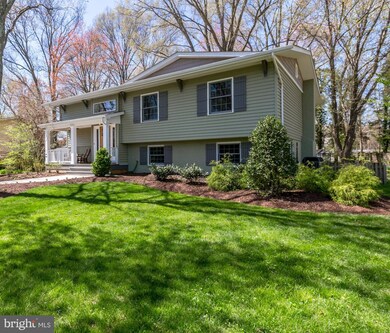 8632 Winthrop Dr, Alexandria, VA 22308 - photo 2