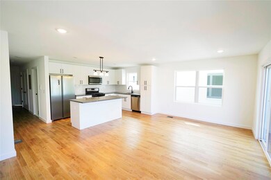728 Seaport Dr, Elizabeth, NJ 07201 - photo 3