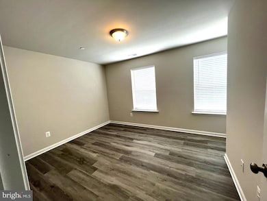 100 N 6th St unit 100, Denton, MD 21629 - photo 5