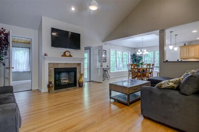 19 Sheffield St, Hudson, NH 03051 - photo 3