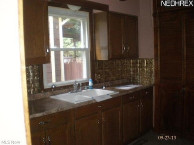 2609 11th St SW, Canton, OH 44710 - photo 5