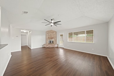 1325 Canyon Springs Dr, La Porte, TX 77571 - photo 2