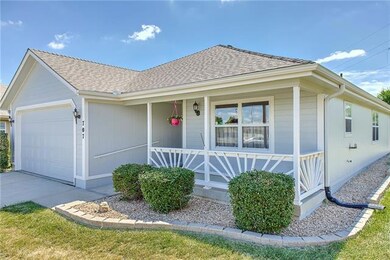 707 Twilight Ct, Raymore, MO 64083 - photo 2