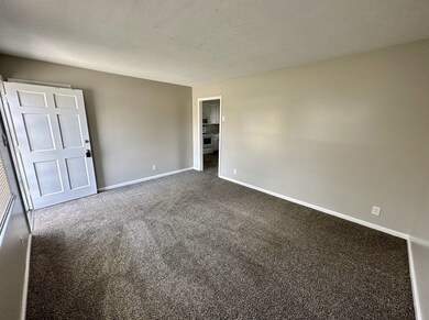 1422 Lakeview Rd, Clarksville, TN 37040 - photo 4