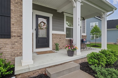 Covered front porch !