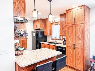 1329 N 4th Ave E, Newton, IA 50208 - photo 7