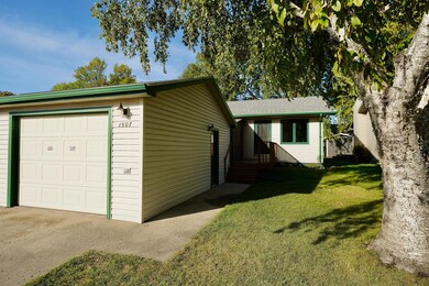 1507 8th Ave NE, Jamestown, ND 58401 - photo 2