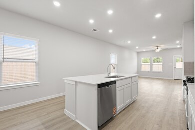 480 Long Branch Dr, Dayton, TX 77535 - photo 6