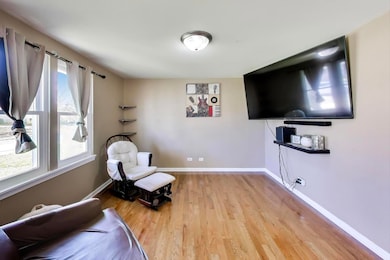 222 Harrison St, Carpentersville, IL 60110 - photo 4