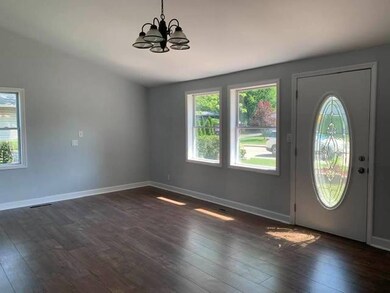 1306 Sacramento Dr, Carpentersville, IL 60110 - photo 4