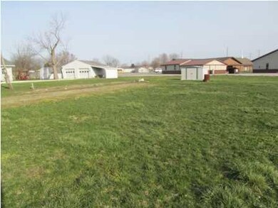 301 E Maple St, Petersburg, IN 47567 - photo 4