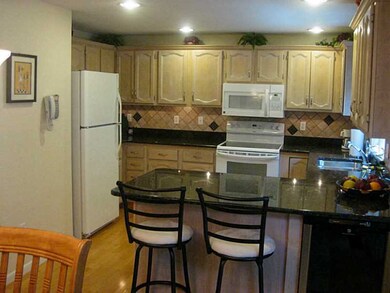 320 Westmoreland St unit C2, Narragansett, RI 02882 - photo 3