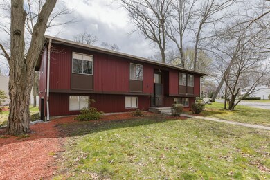 9 Howe Cir, Randolph, MA 02368 - photo 3