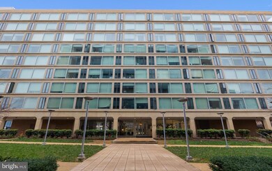 Waterfront Tower unit 114, Washington, DC 20024 - photo 2