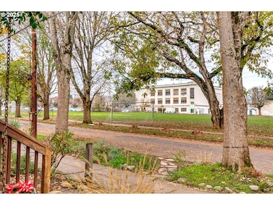 1566 SE Sherrett St unit A, Portland, OR 97202 - photo 6