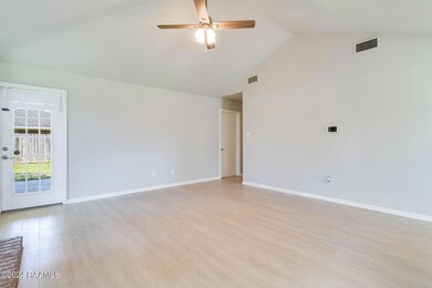 4-web-or-mls-809 Canberra Rd-4