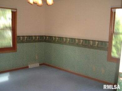 1011 Emerald Woods Ct, Davenport, IA 52806 - photo 4