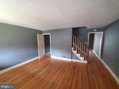 512 Lucia Ave, Baltimore, MD 21229 - photo 2