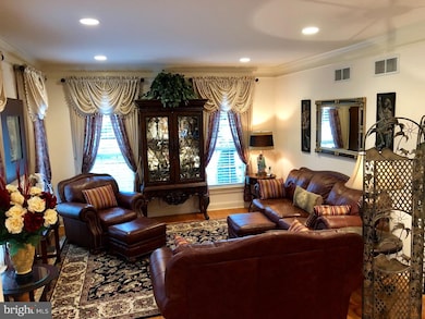 313 Saint James Dr, Langhorne, PA 19047 - photo 5