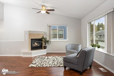 04-Living Room-2665