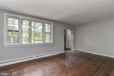 9001 Tuckerman Ln, Potomac, MD 20854 - photo 6