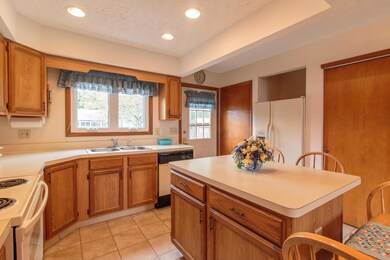 5784 Thada Ln, Columbus, OH 43229 - photo 7