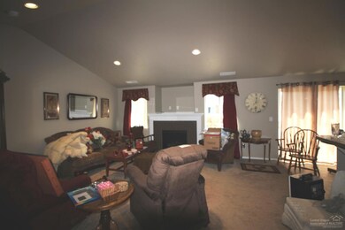 3114 SW Obsidian Ct, Redmond, OR 97756 - photo 6