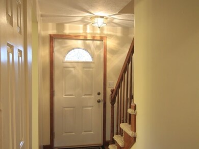 31 Iowa St, Worcester, MA 01602 - photo 2
