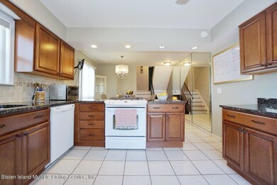 407 Leverett Ave, Staten Island, NY 10308 - photo 6