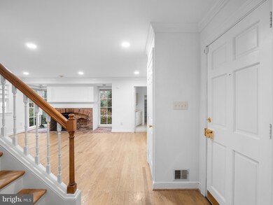 6416 Little Leigh Ct, Cabin John, MD 20818 - photo 5