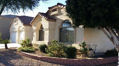 daley close front yard view