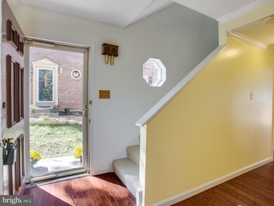 8908 Shamrock Ct, Springfield, VA 22152 - photo 2