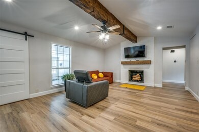 6548 Riddle Dr, North Richland Hills, TX 76182 - photo 2