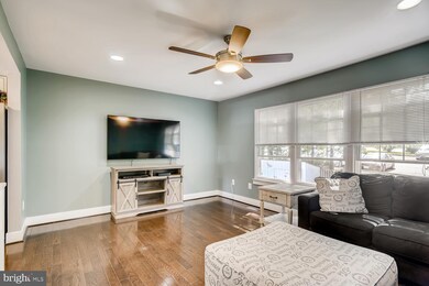 29 Pine Cone Ct, Nottingham, MD 21236 - photo 6