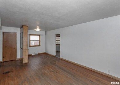 1464 W 10th St, Davenport, IA 52804 - photo 2