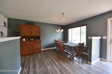 7910 Rochelle Rd, Louisville, KY 40228 - photo 4