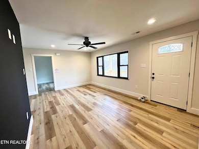 9905 Coward Mill Rd, Knoxville, TN 37931 - photo 3