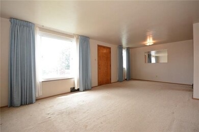 Living/Dining Combination