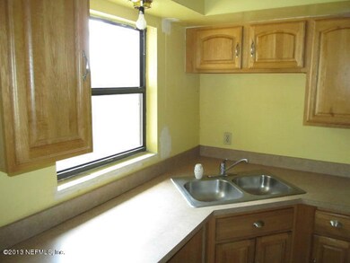 5031 Redstone Dr, Jacksonville, FL 32210 - photo 4