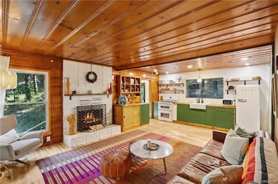 606 Crest Estates Dr, Lake Arrowhead, CA 92352 - photo 6