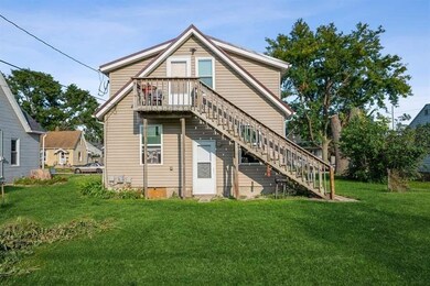 1324 10th St NW, Cedar Rapids, IA 52405 - photo 3