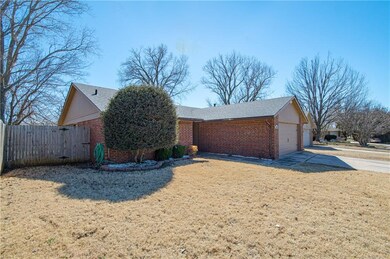 608 Black Hawk Dr, Norman, OK 73072 - photo 3